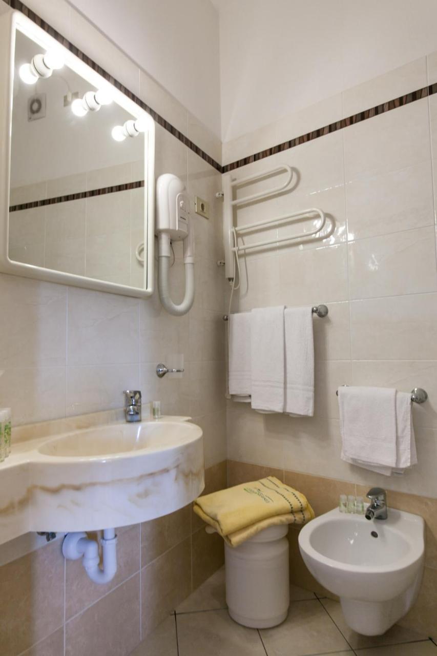 Zenith Hotel 3*